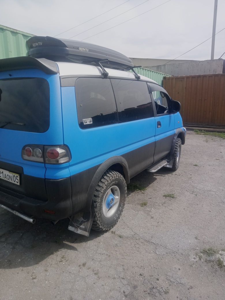 Продам Митсубиси Делика