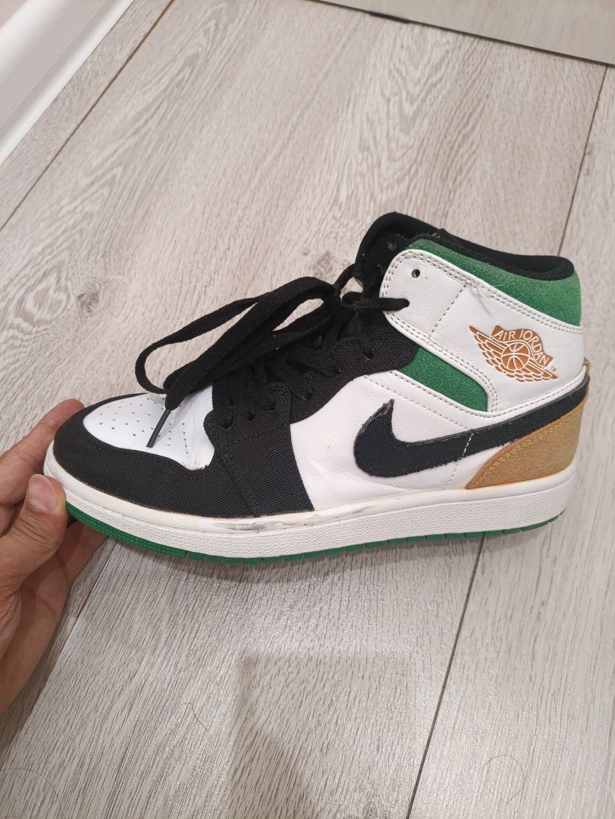 Nike Air Jordan 1 Mid Ookland