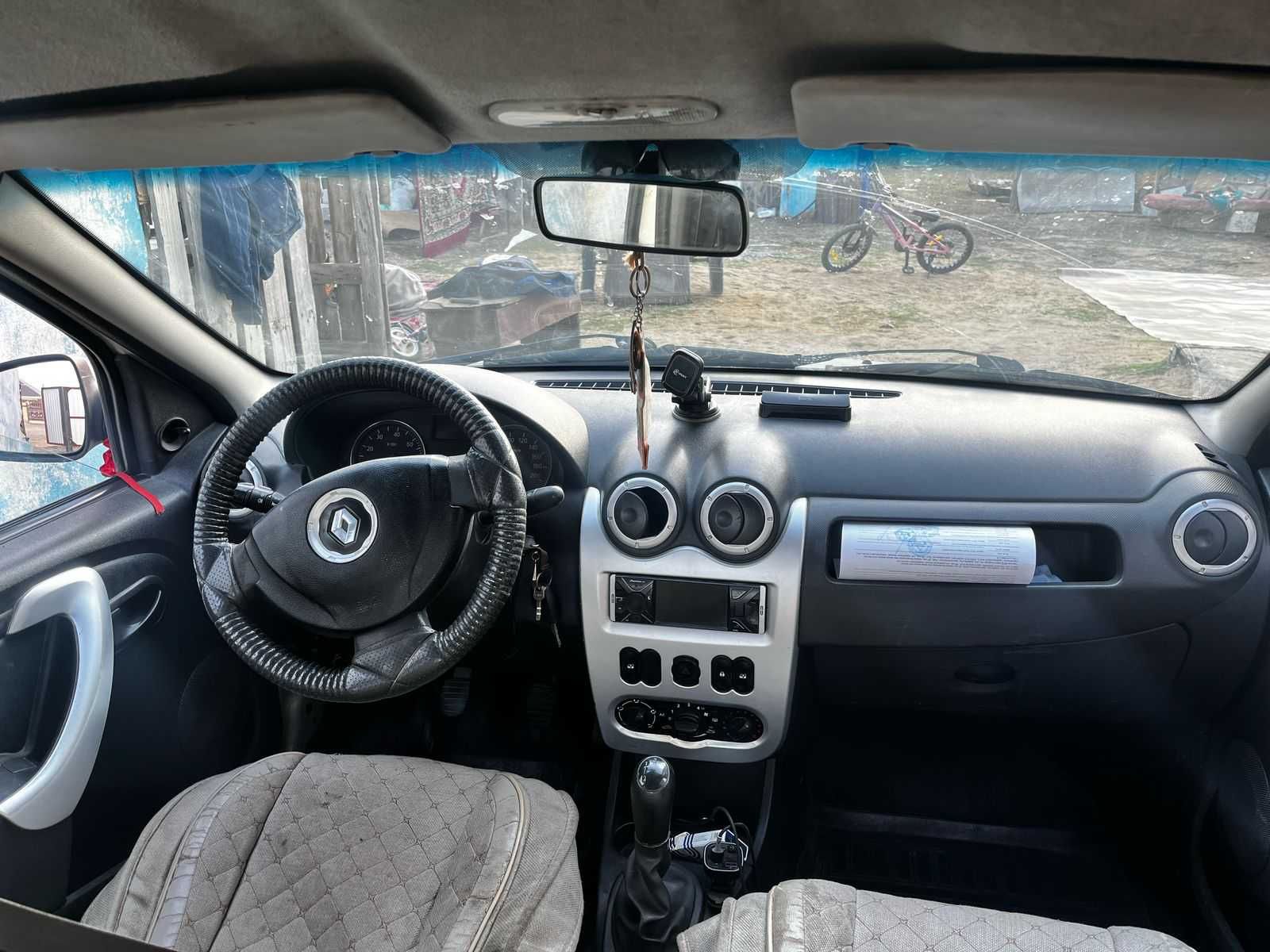 Автомобиль Рено Логон