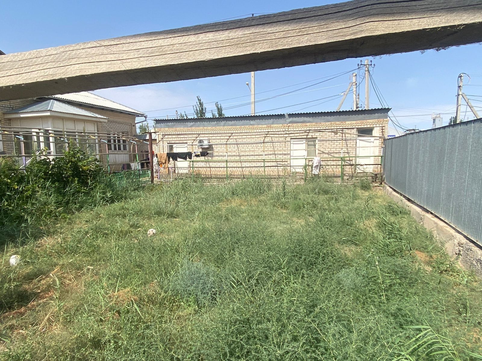 Продаётся дом 10 соток, в районе взлётки