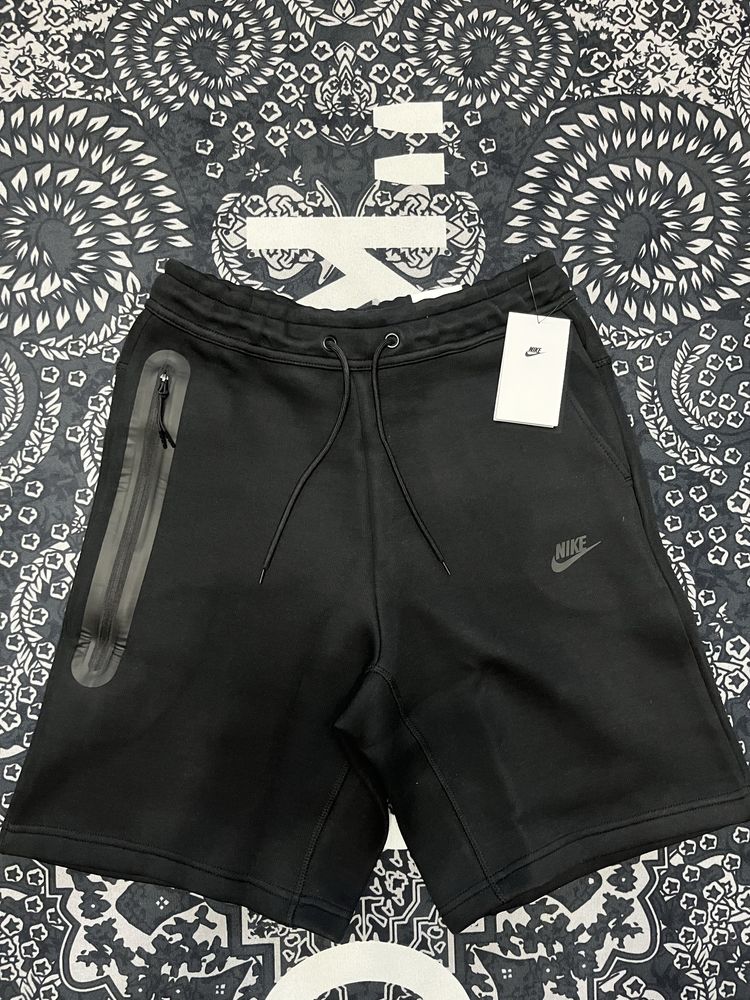 Шорты nike tech fleece