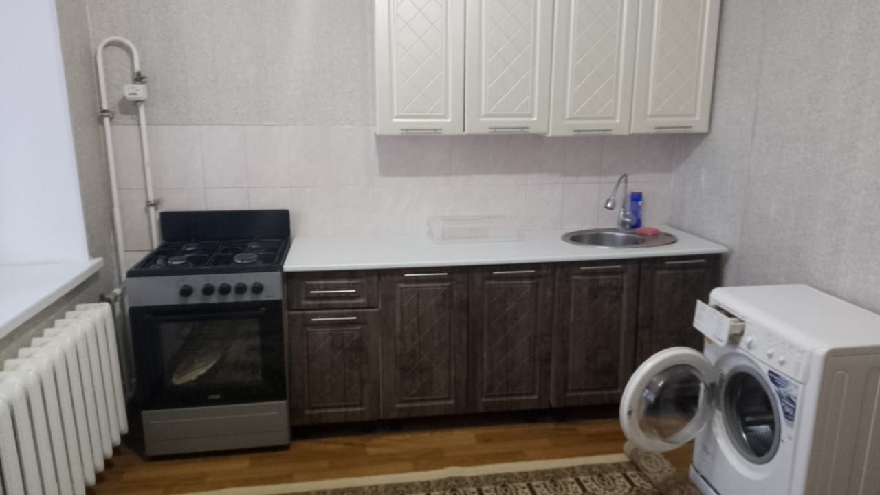 Продаётся 1 ком. квартира район Кадыра Мырза Али