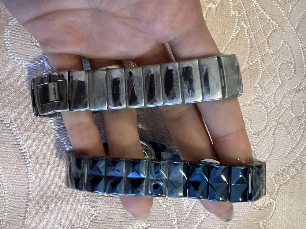 Продам новые часы