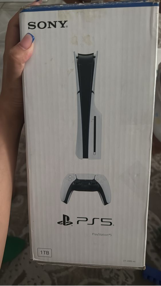 PS5 1TB все работает, из дисков есть человек паук, мортл кмбт.
