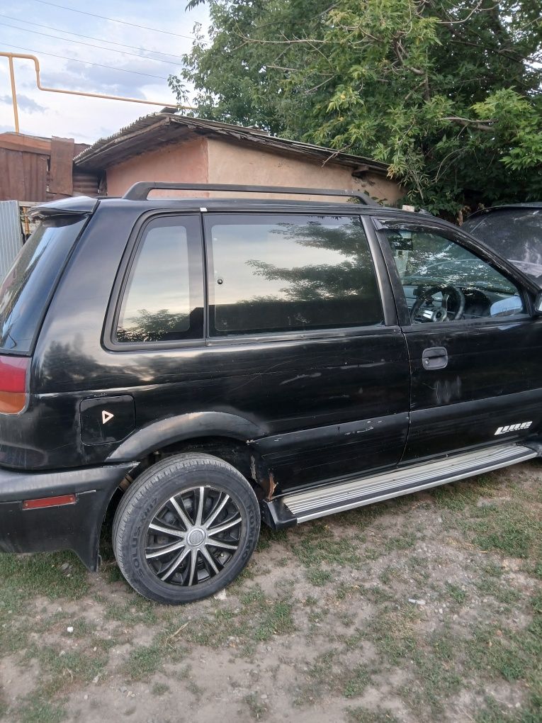 Автомобиль митсубиси рвр