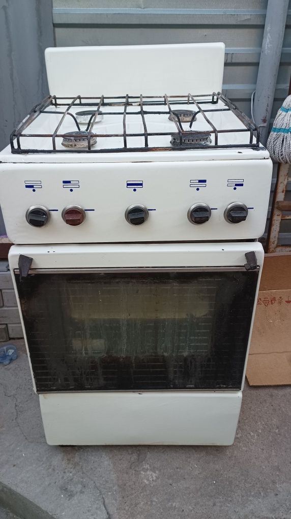 Продам газовую плиту