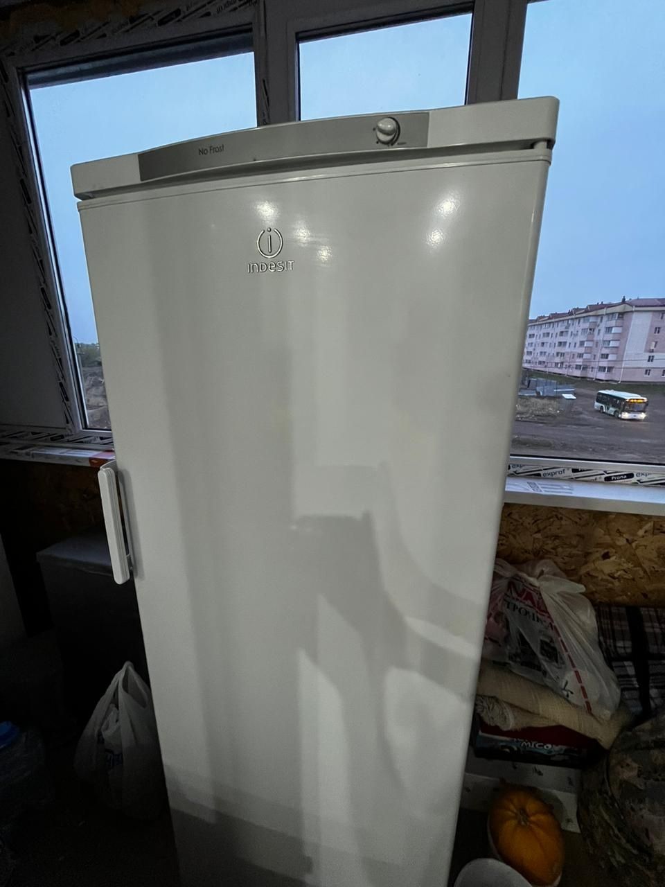 Продам морозильную камеру