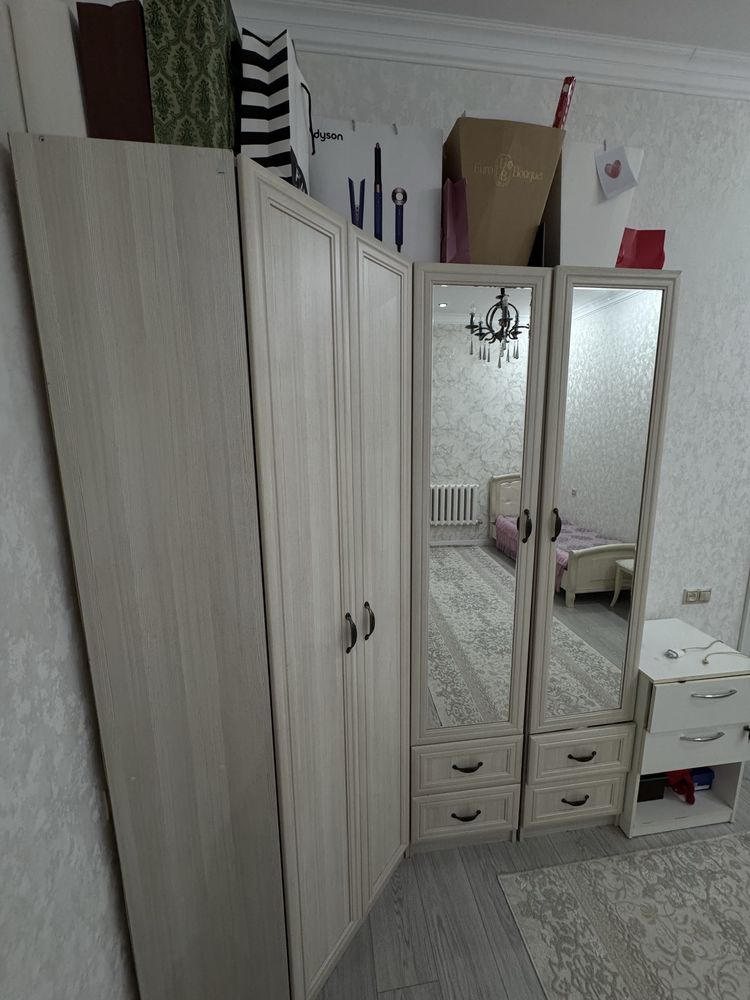 Шкаф для одежды.