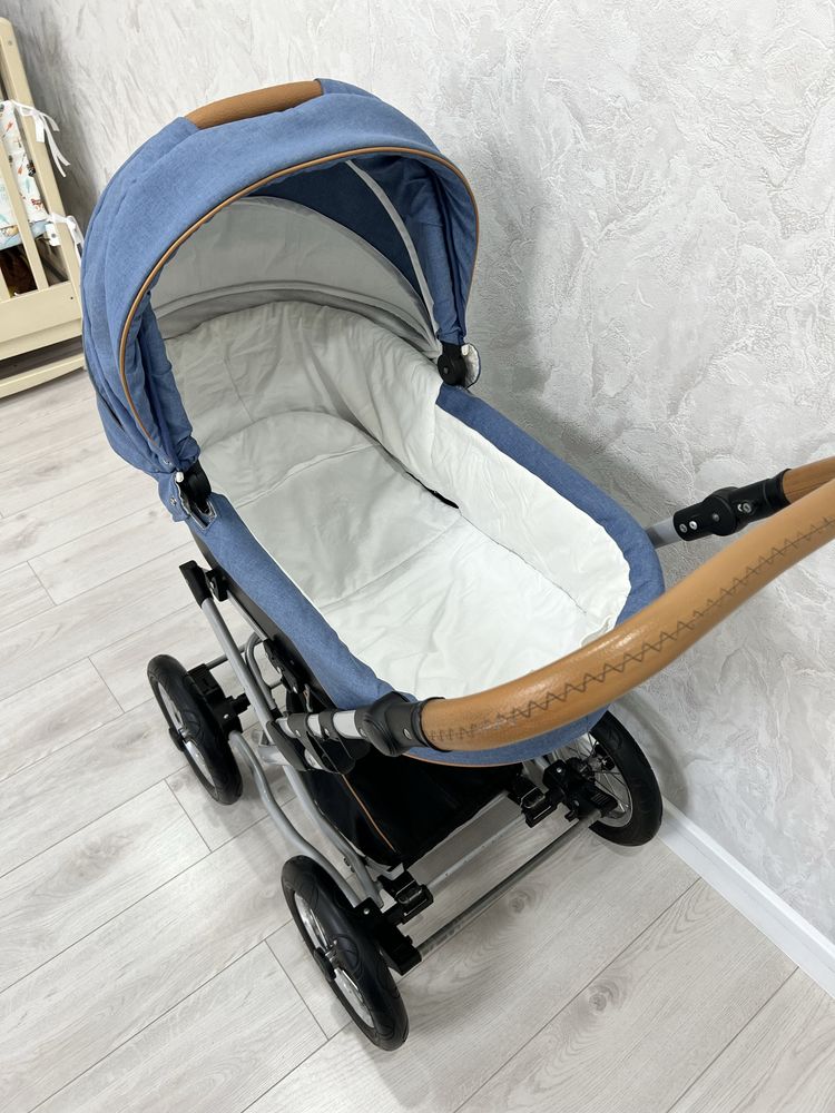 Продам детскую коляску 2 в 1