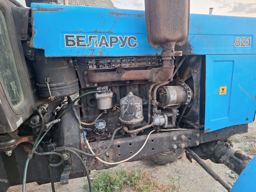 Трактор на ходу 82.1