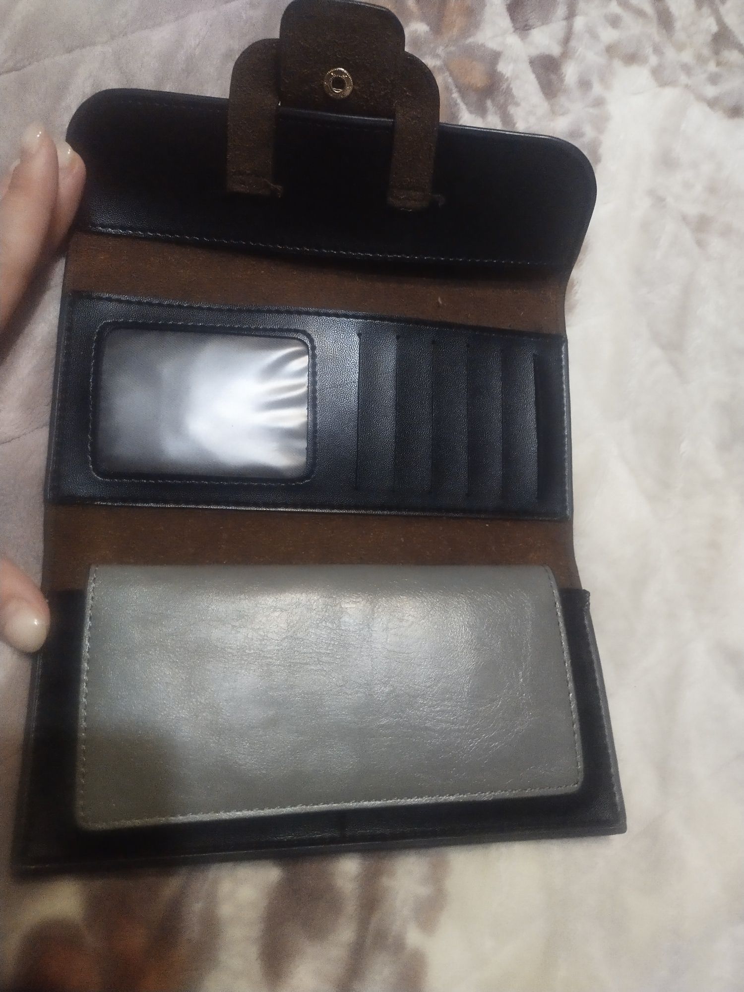 Срочно продам женский кошелек