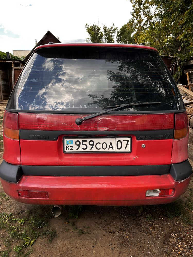 Mitsubishi Space Runner