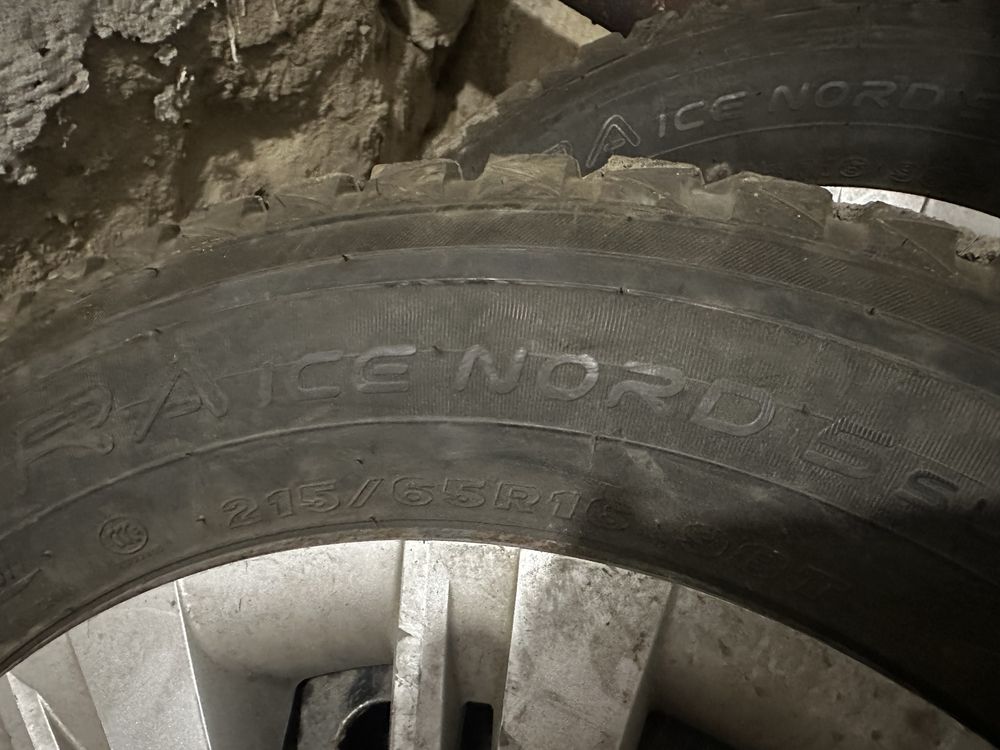 Продам шины 215.65.R16 ( в таком комплекте)