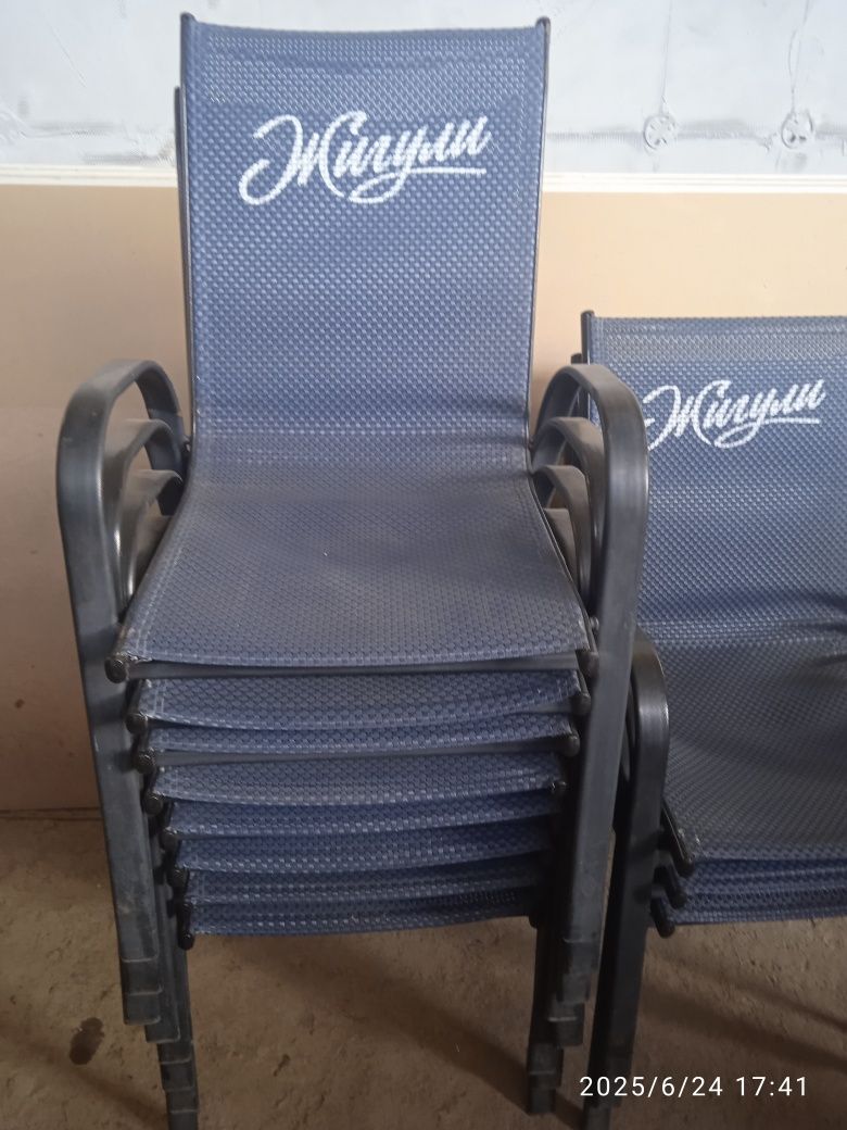Продам стулья срочно