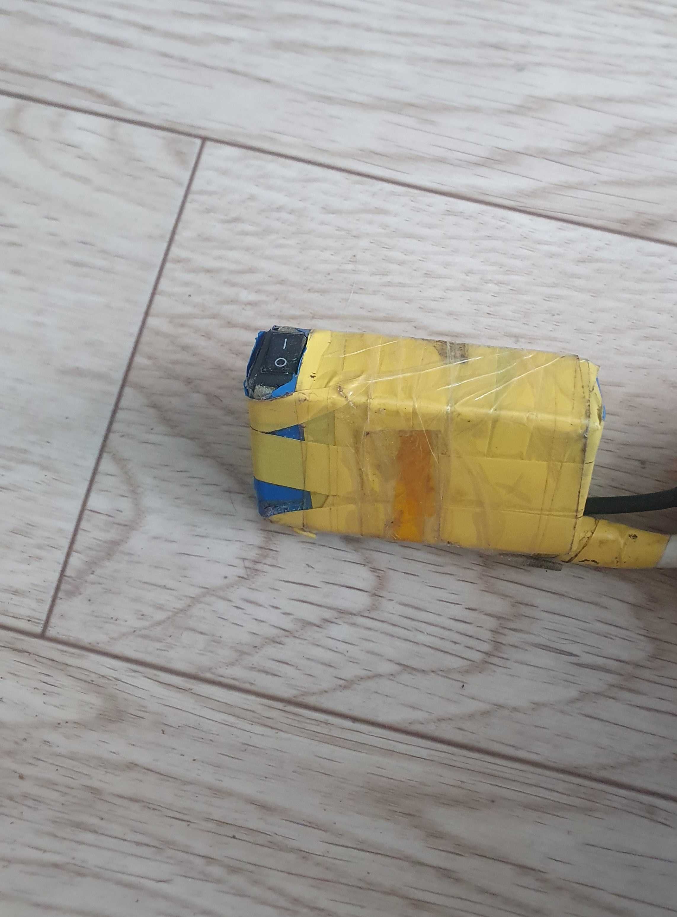 Аккумуляторная батарея 1800 mA 12 V