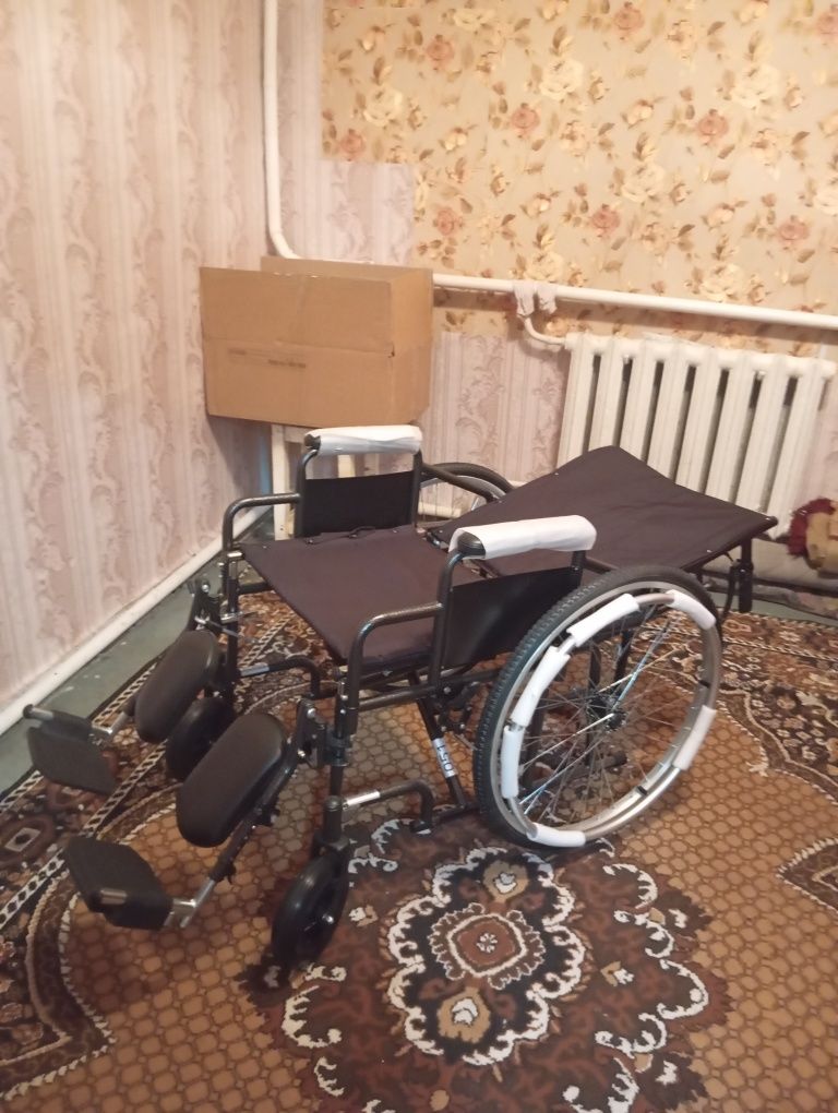 Продам инвалидную коляску