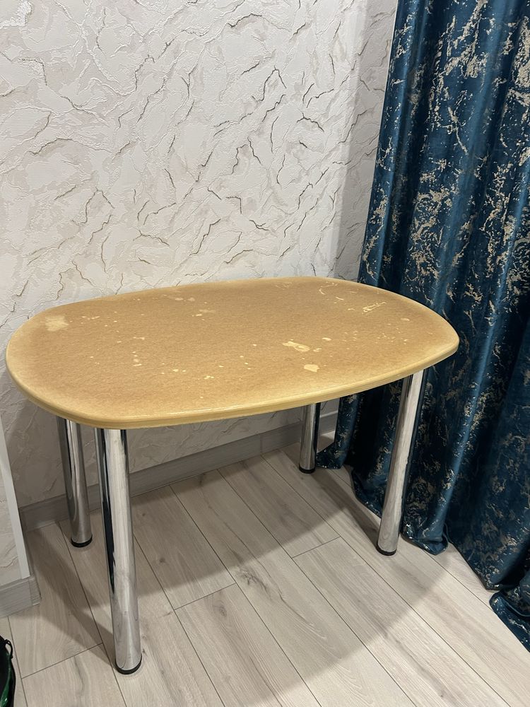 Продам кухоный стол