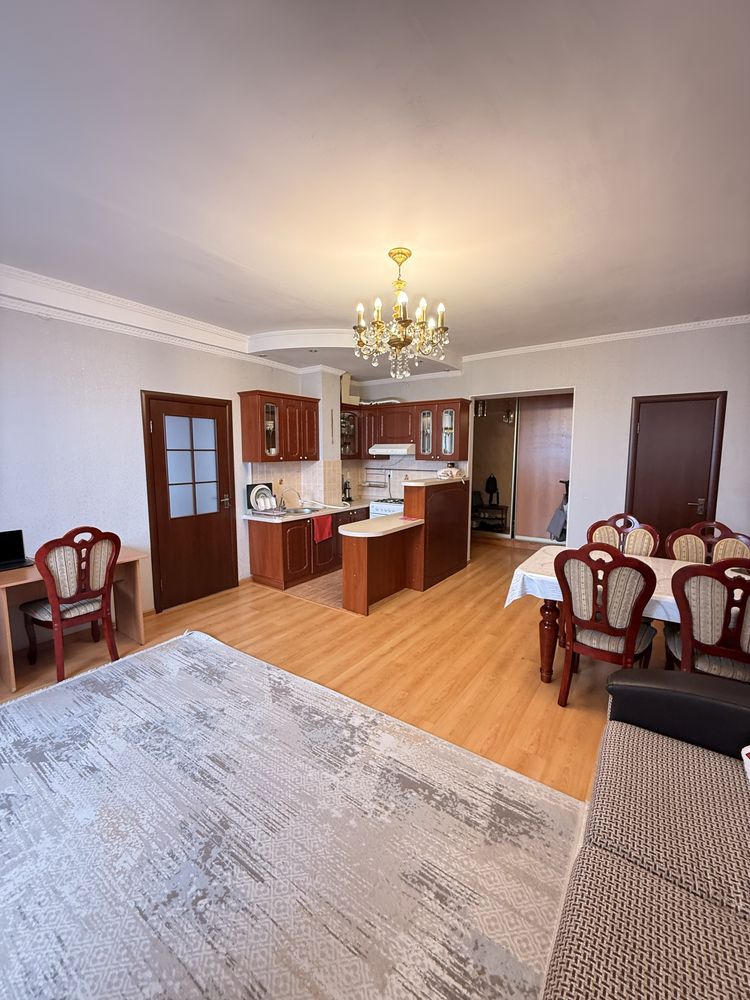 Продается 3 ком .квартира в районе мед.университе