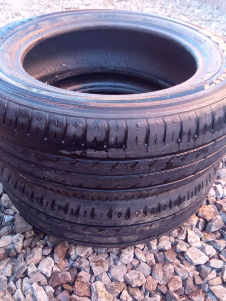 Продам две шины 185/65 R15