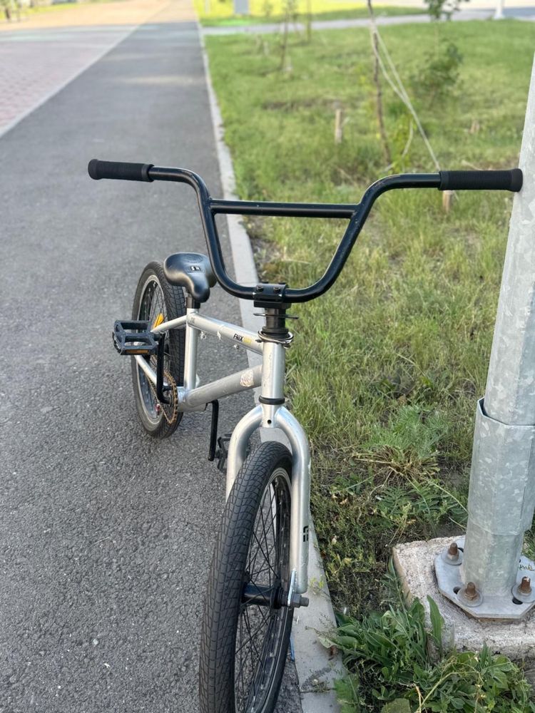 Продаем велосипед BMX FNIX