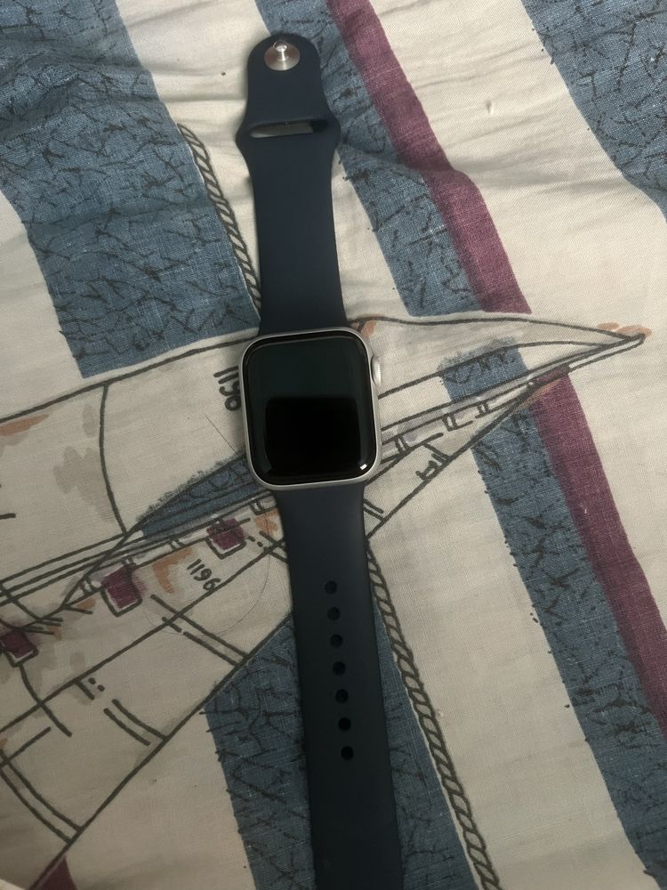 Apple Watch SE 2 Gen (2023) GPS S/M 40 мм серебристо синий