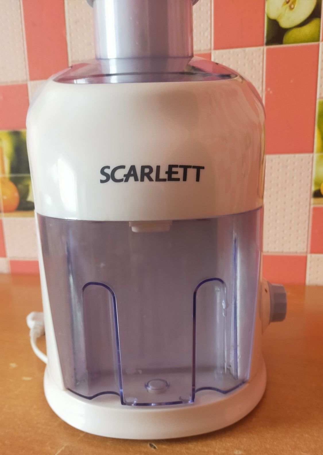Соковыжималка scsrlett SC-1013