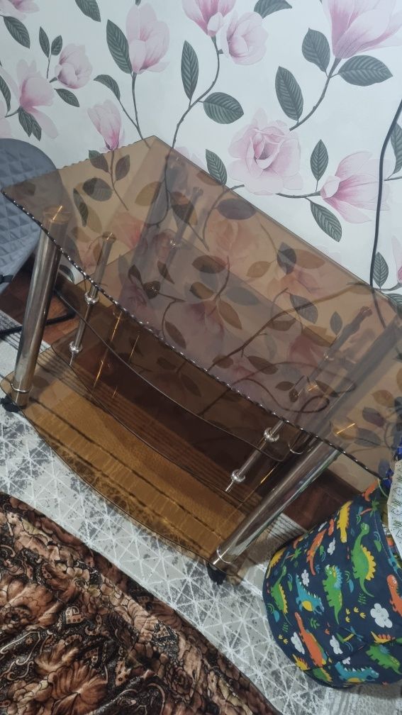 Продам Стеклянный столик
