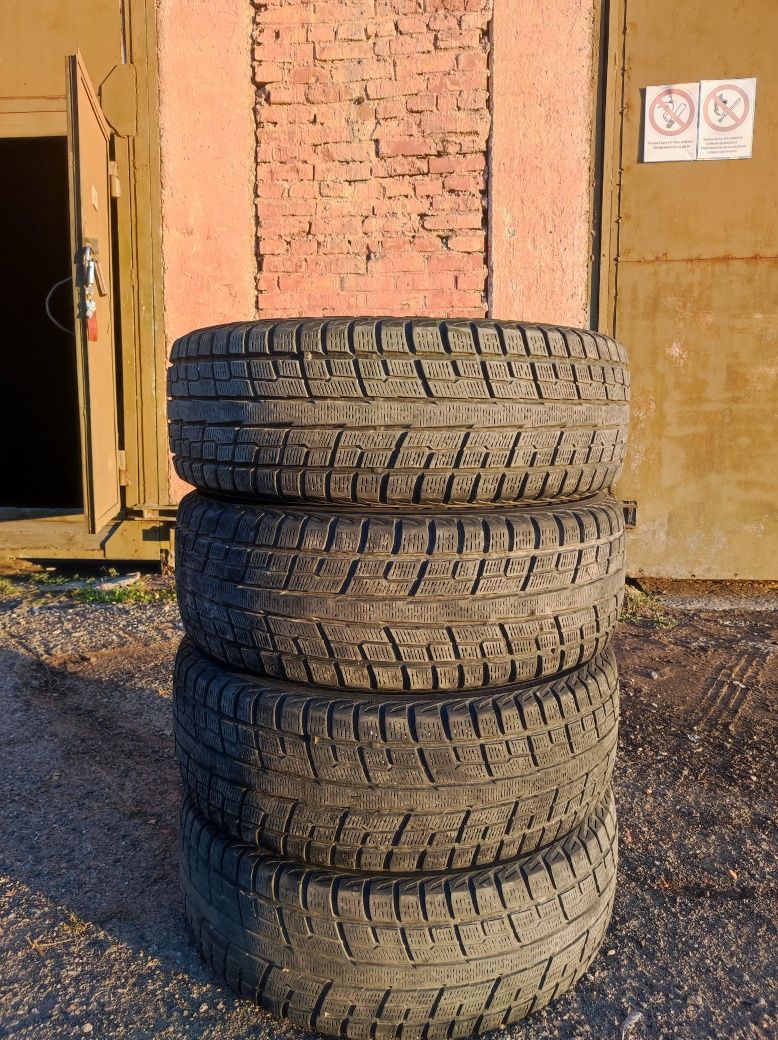 Продам шины .размер 235/65/R17 108Q YOKOHAMA