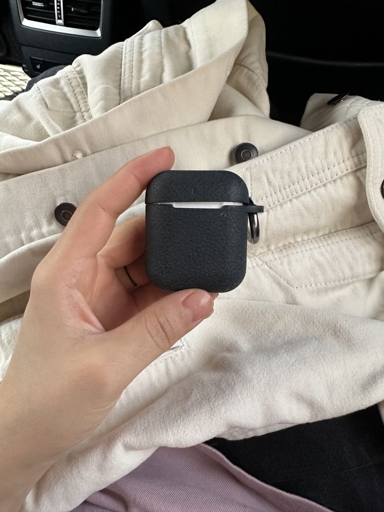 Продам airpods 2 в хорошем состоянии