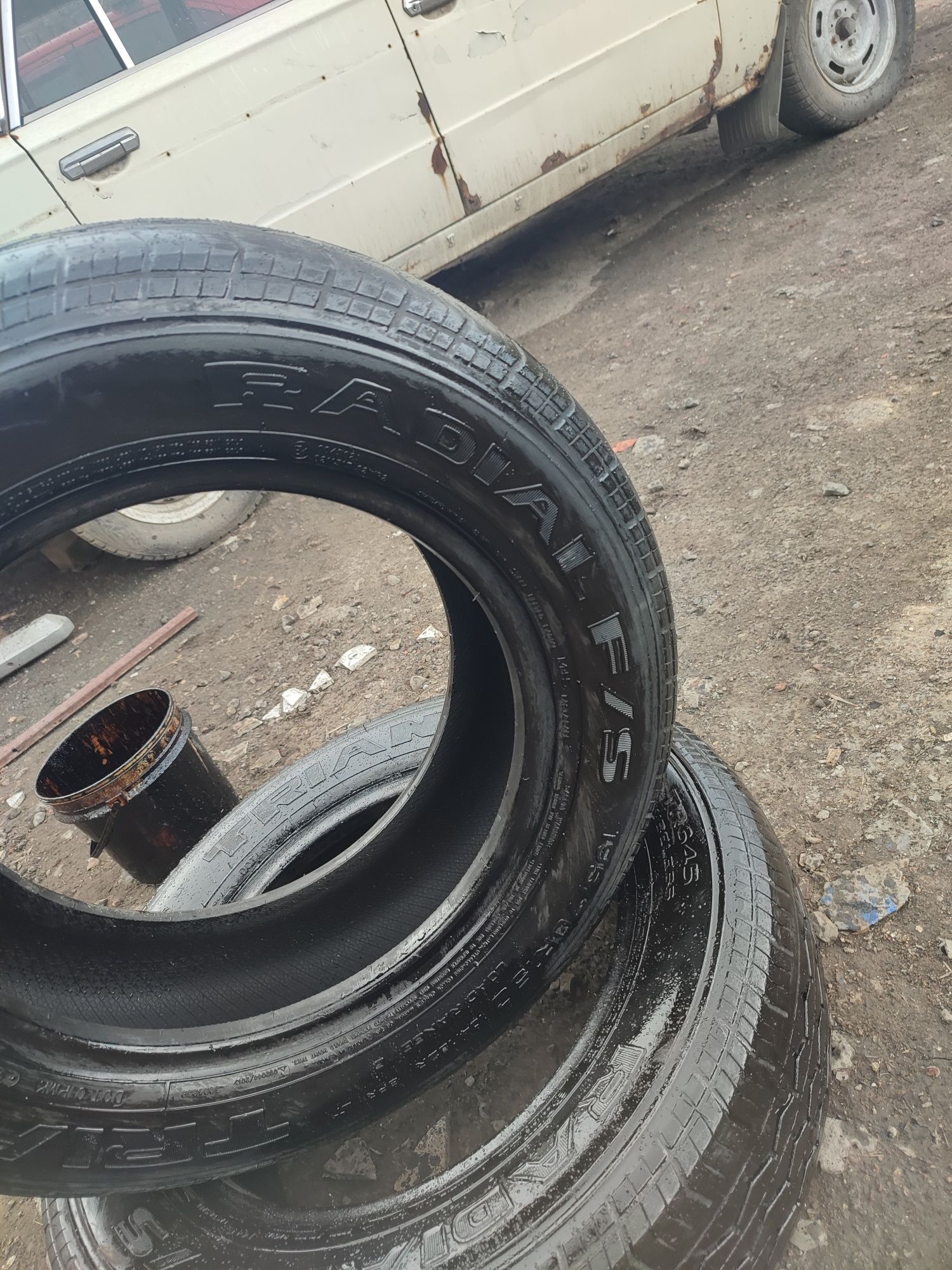 Шыны 2 шт безкамерка размер 195/70 R17