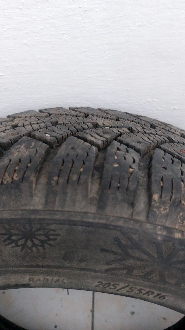 Продам Шины б/у 205/55 r 16