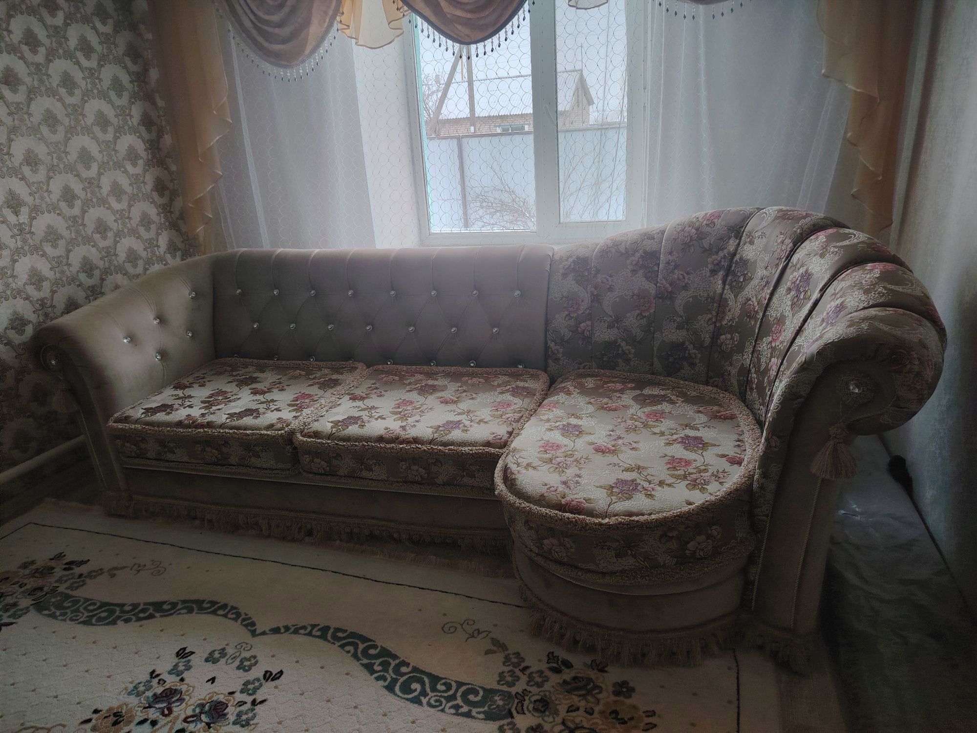 Диван  сатылады. Тап тазасымен тұр