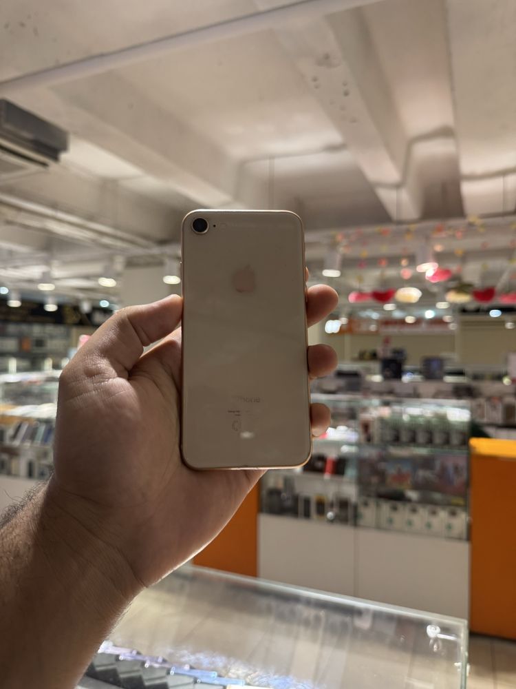 Iphone 8 64gb……..