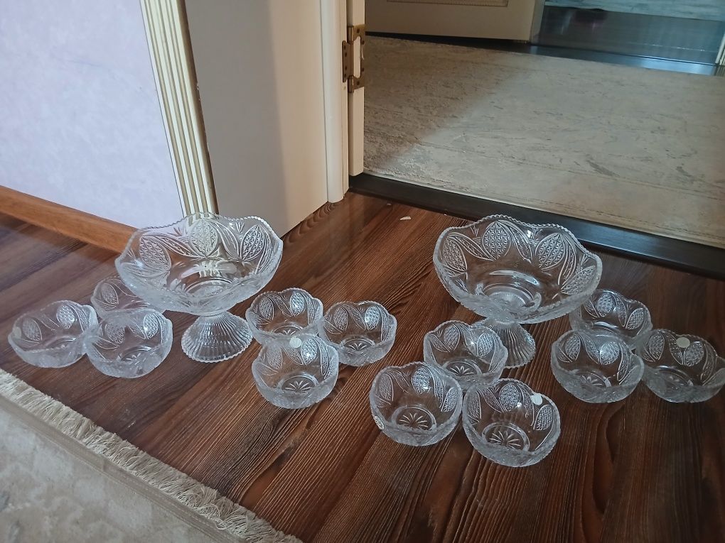 Ваза и варенье салатын