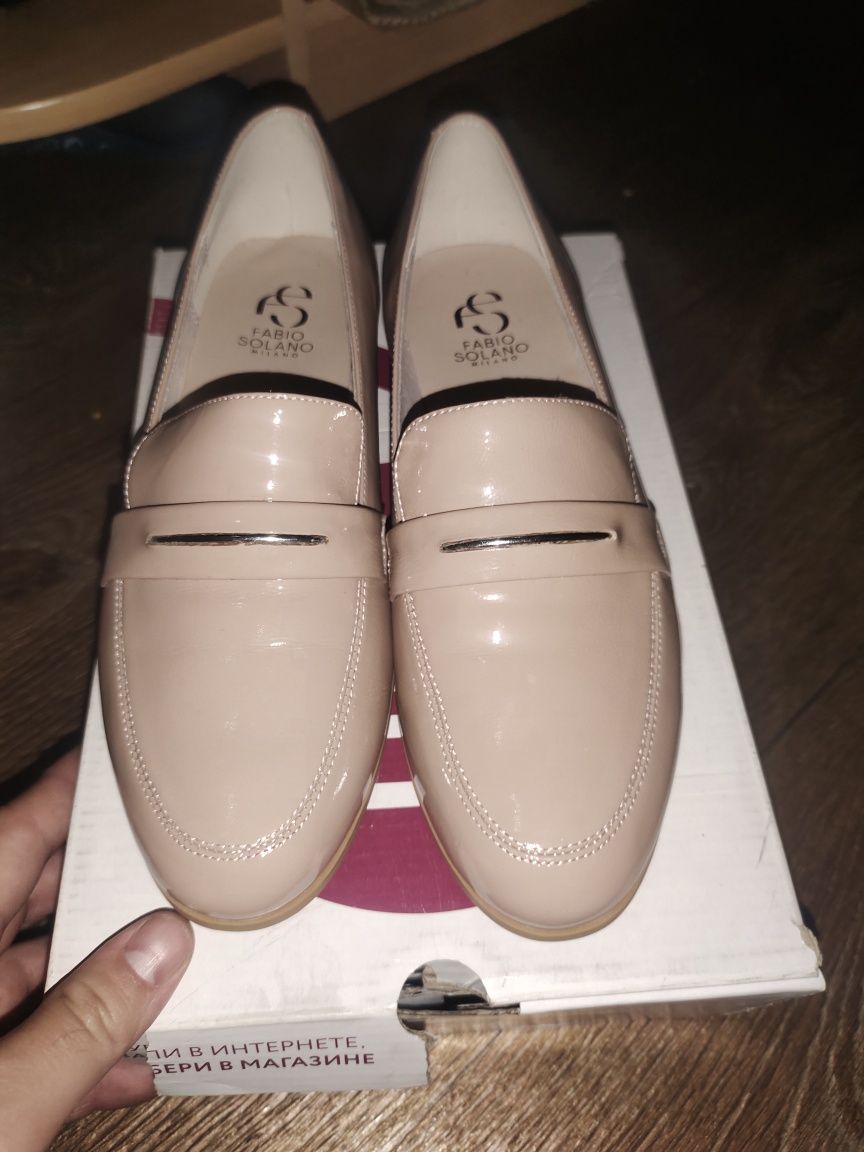 Продам женские туфли