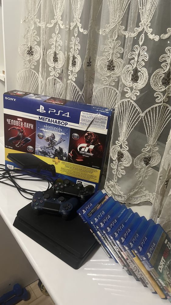 Продам PS4
