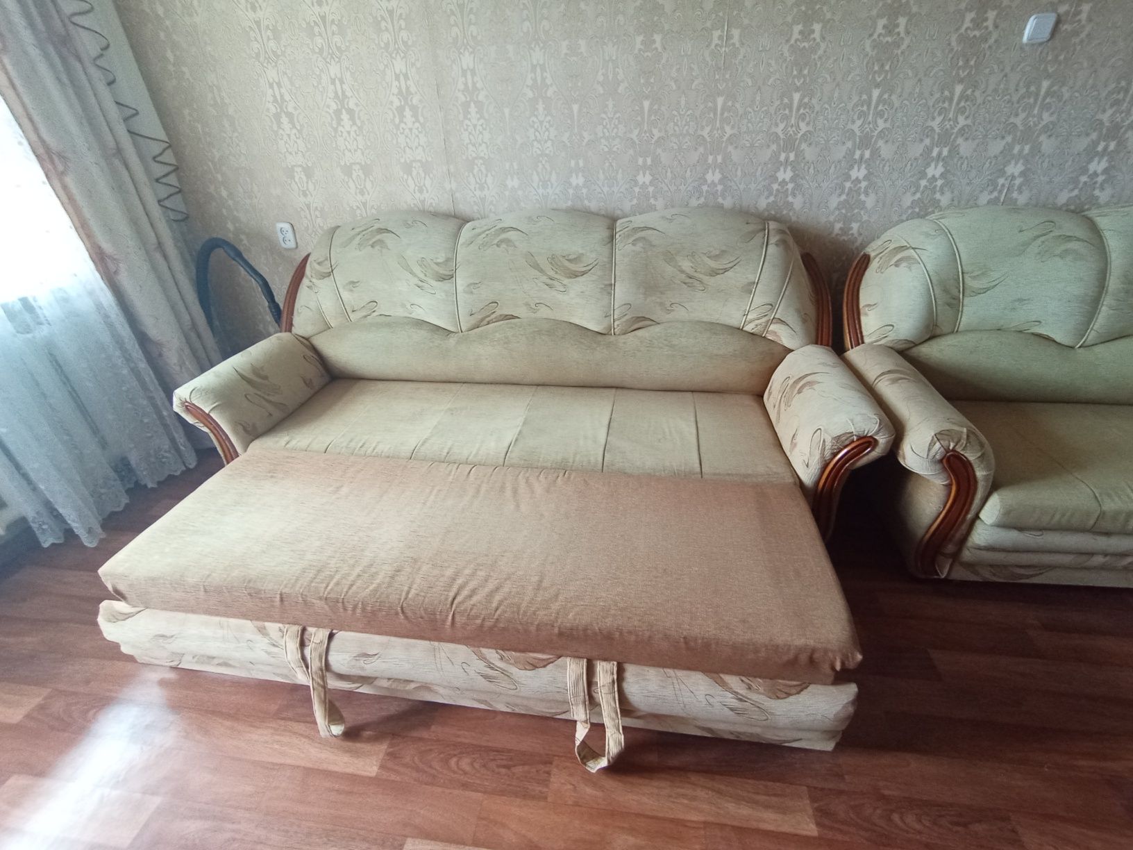 Продам диваны и кресло в гостиную