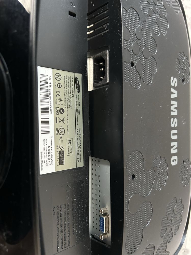 Монитор Samsung SyncMaster 2033