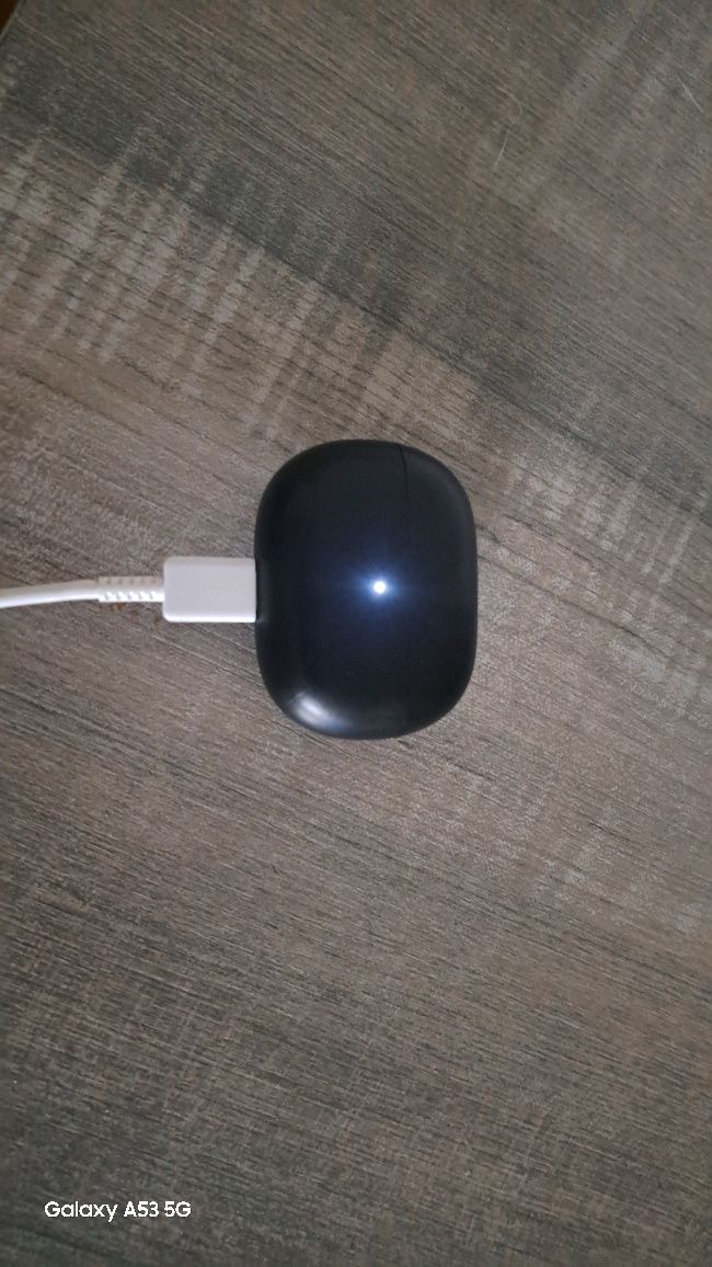 Продам наушники Redmi в хорошем состояние