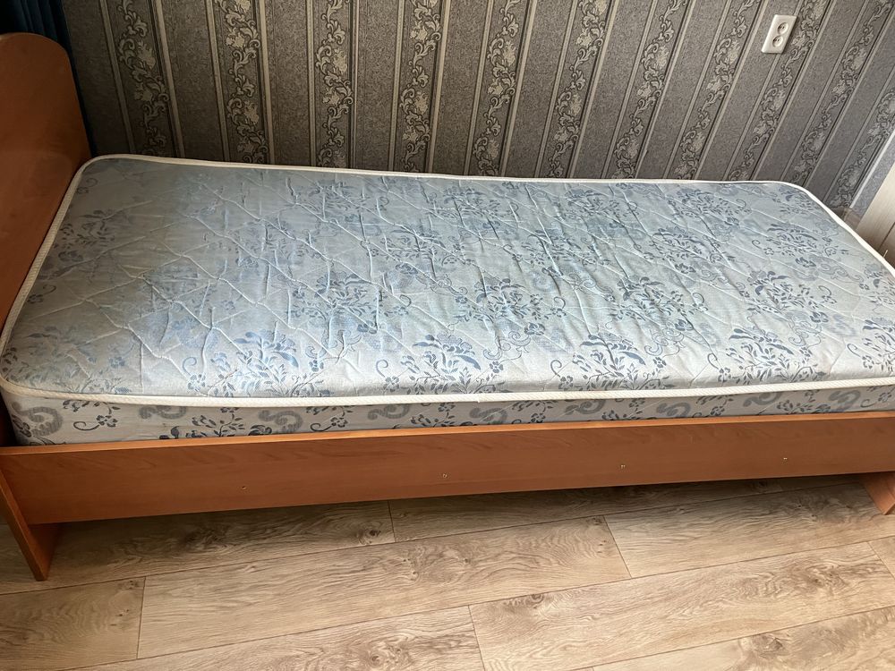 Продам  кровати