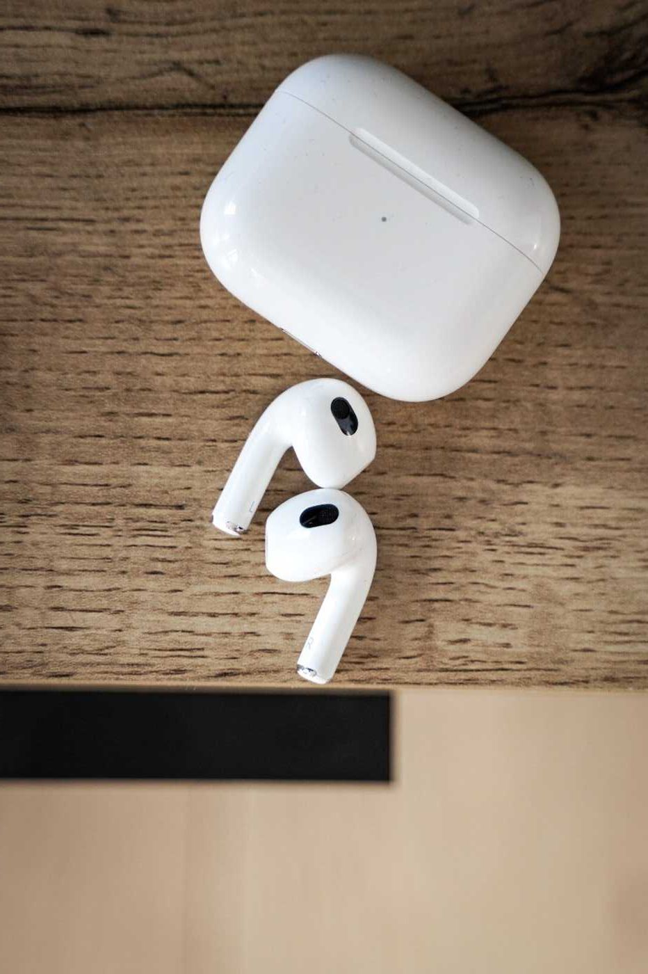 Подбор и замена деталей AirPods • Левый, правый, кейс