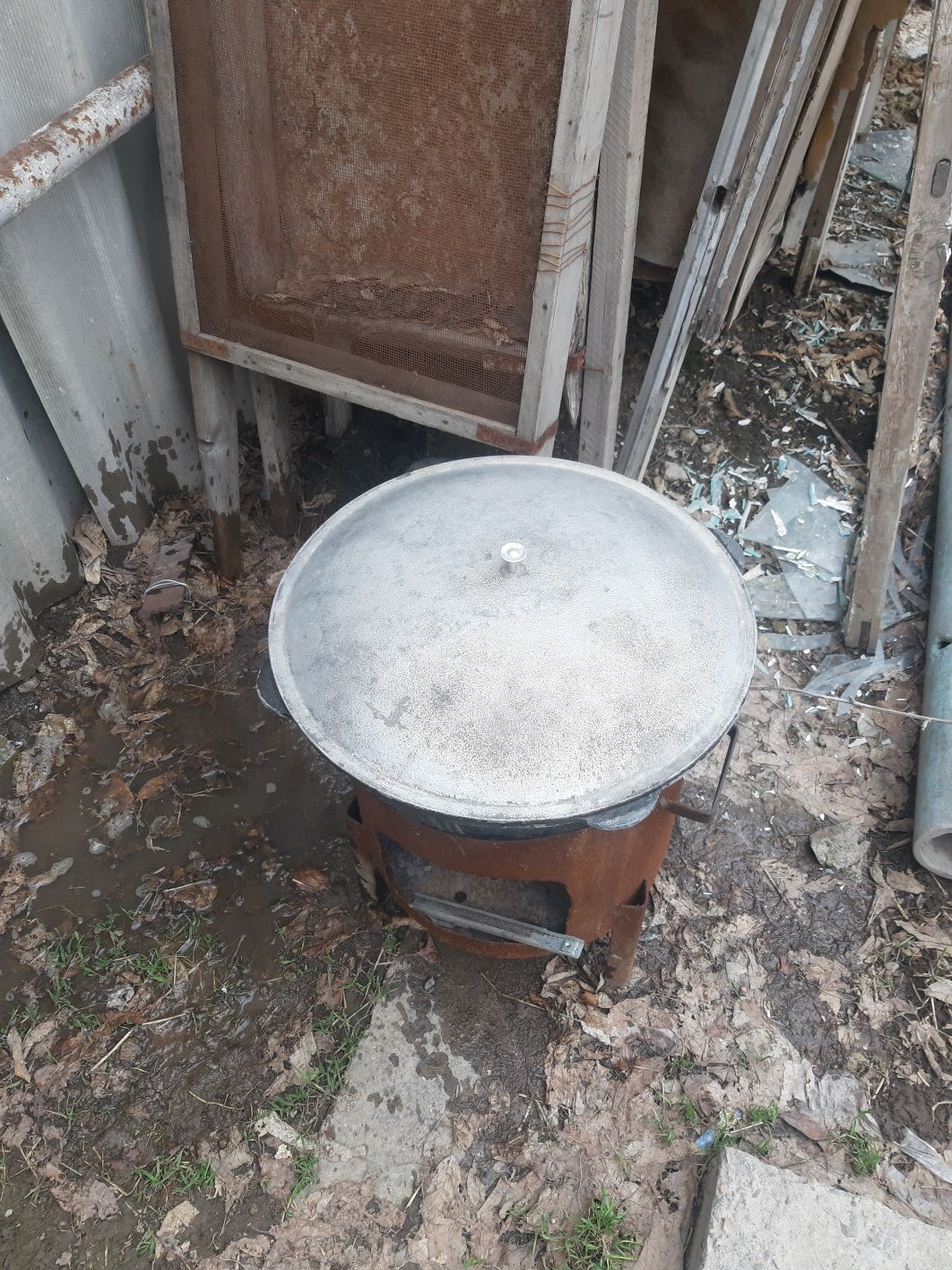 Продам казан очаг б/у