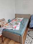 Продам комплект полуторка крават, с столами 2 шт маленький шкафы,