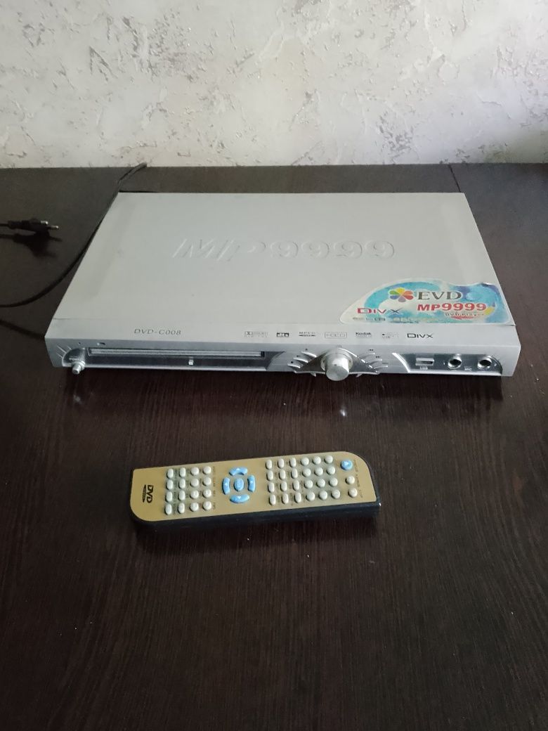 Продам DVD-плеер.
