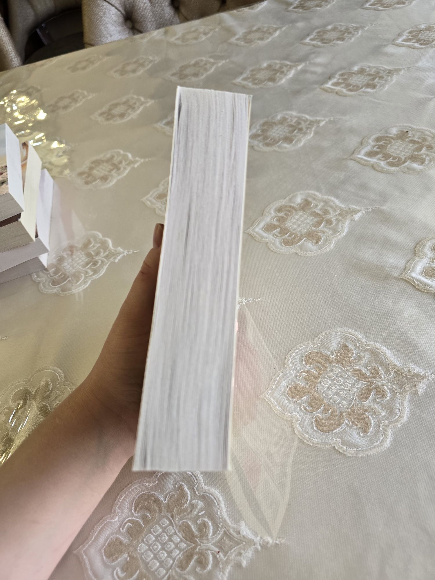 Продаю книгу Ход королевы