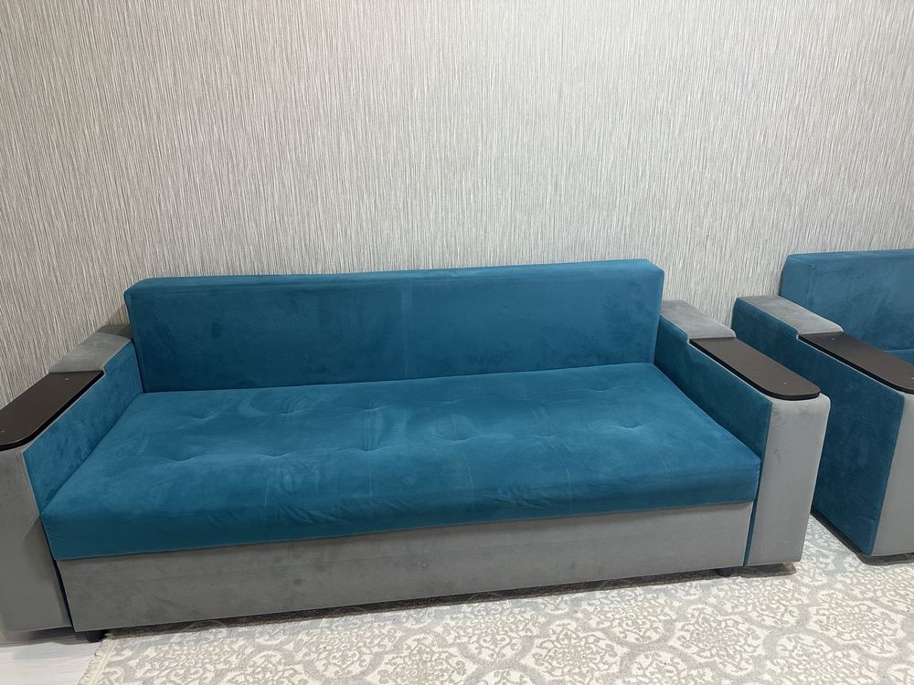 Срочно продам диван с креслом!