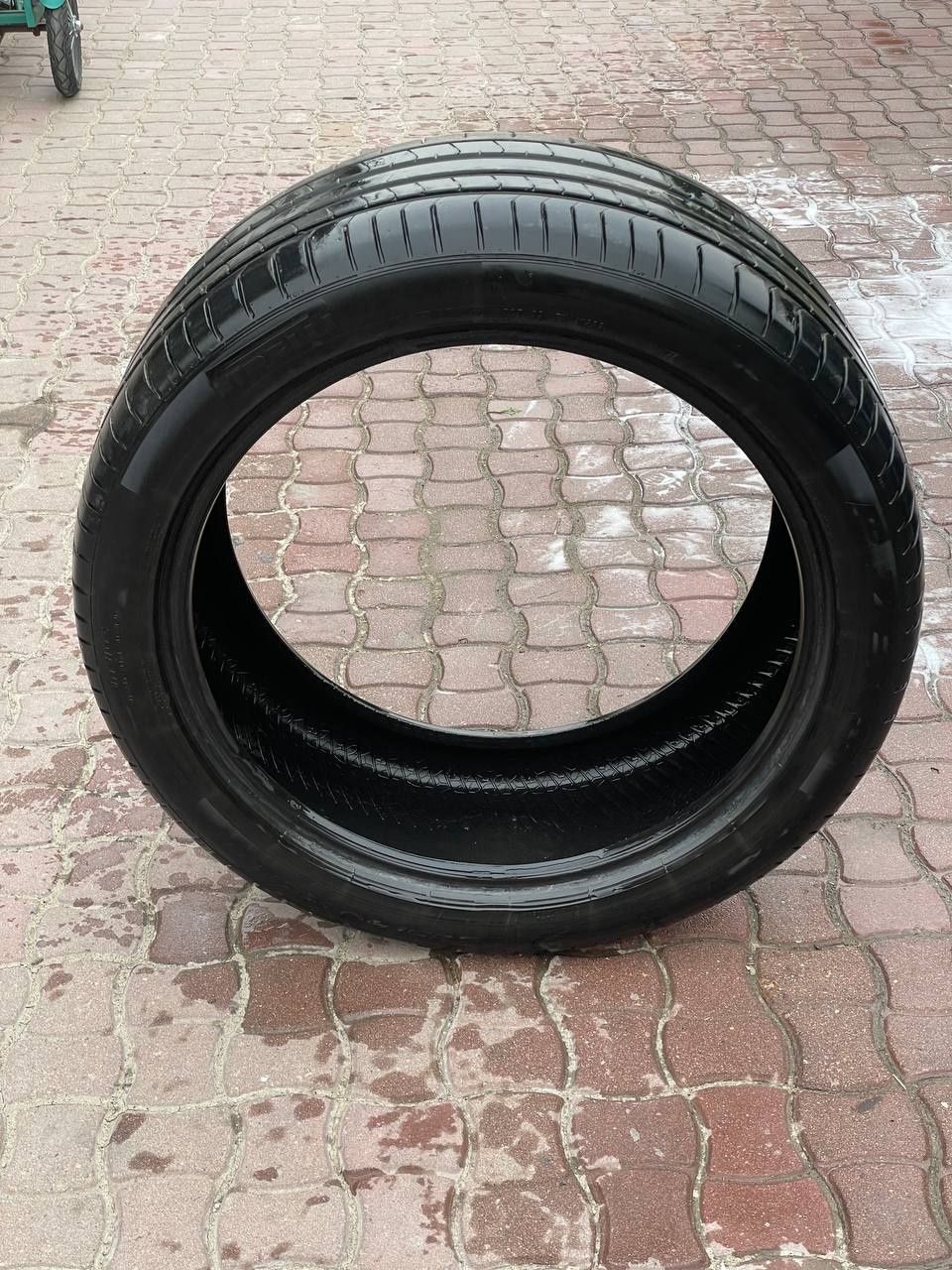 Продаю летние шины pzero