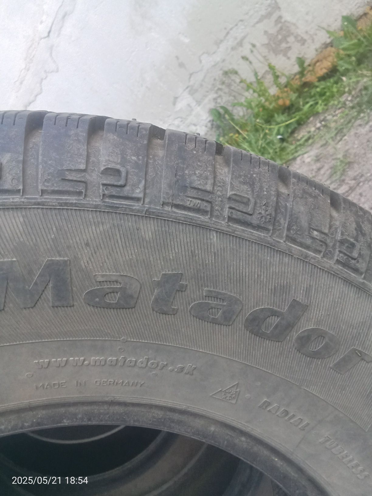 Продам резину 235/75/15
