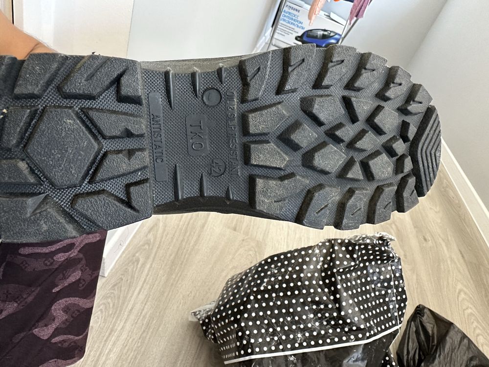 Продам берцы зимние!