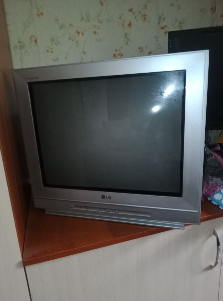Телевизор LG диагональ 21
